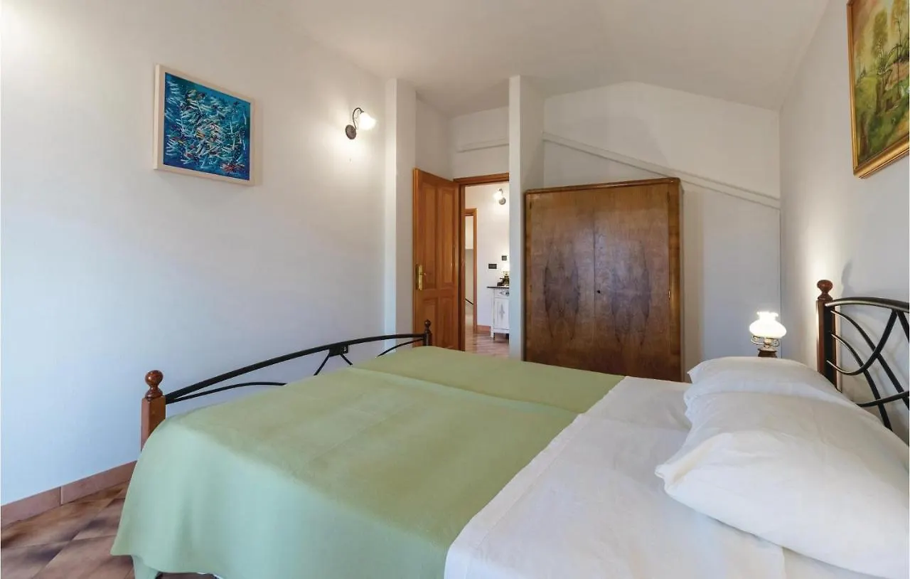 Stunning Home In Preko With Kitchen