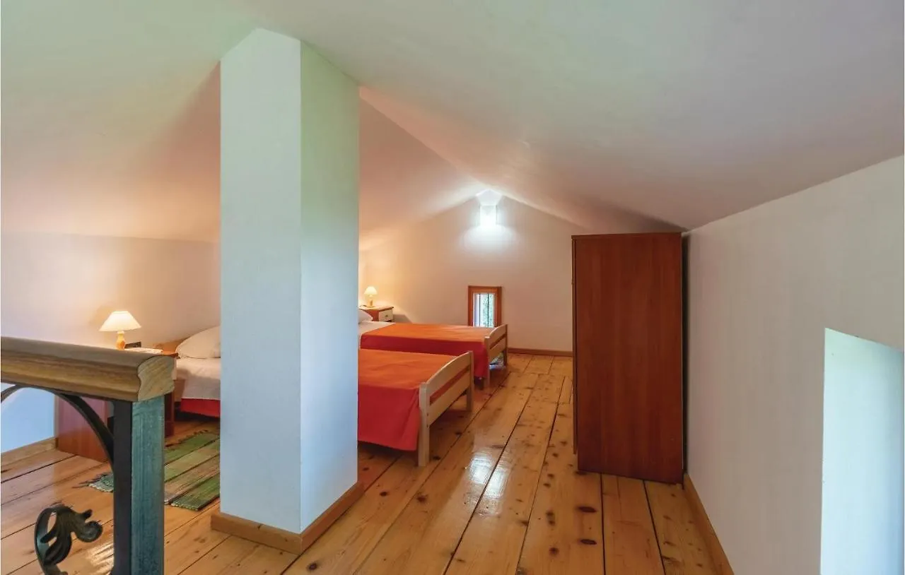 Stunning Home In Preko With Kitchen