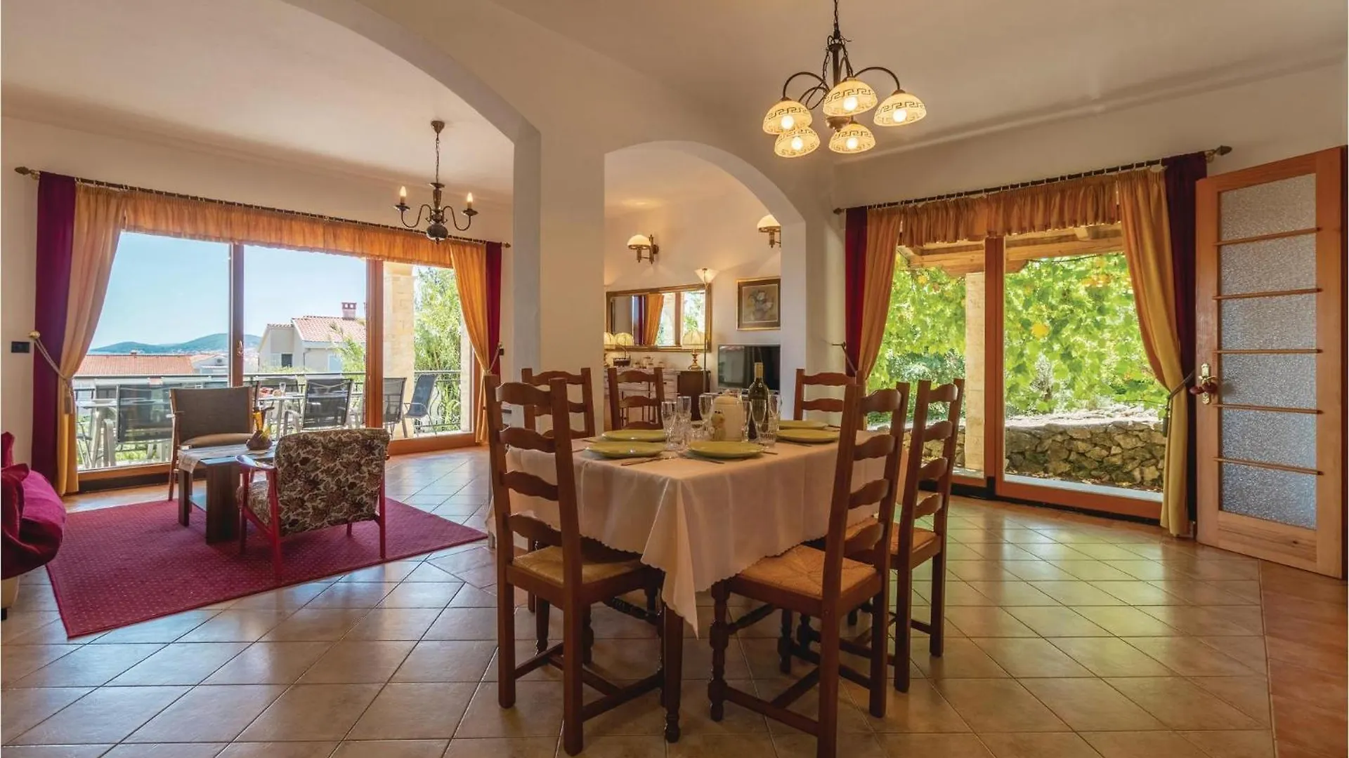 Stunning Home In Preko With Kitchen contacts