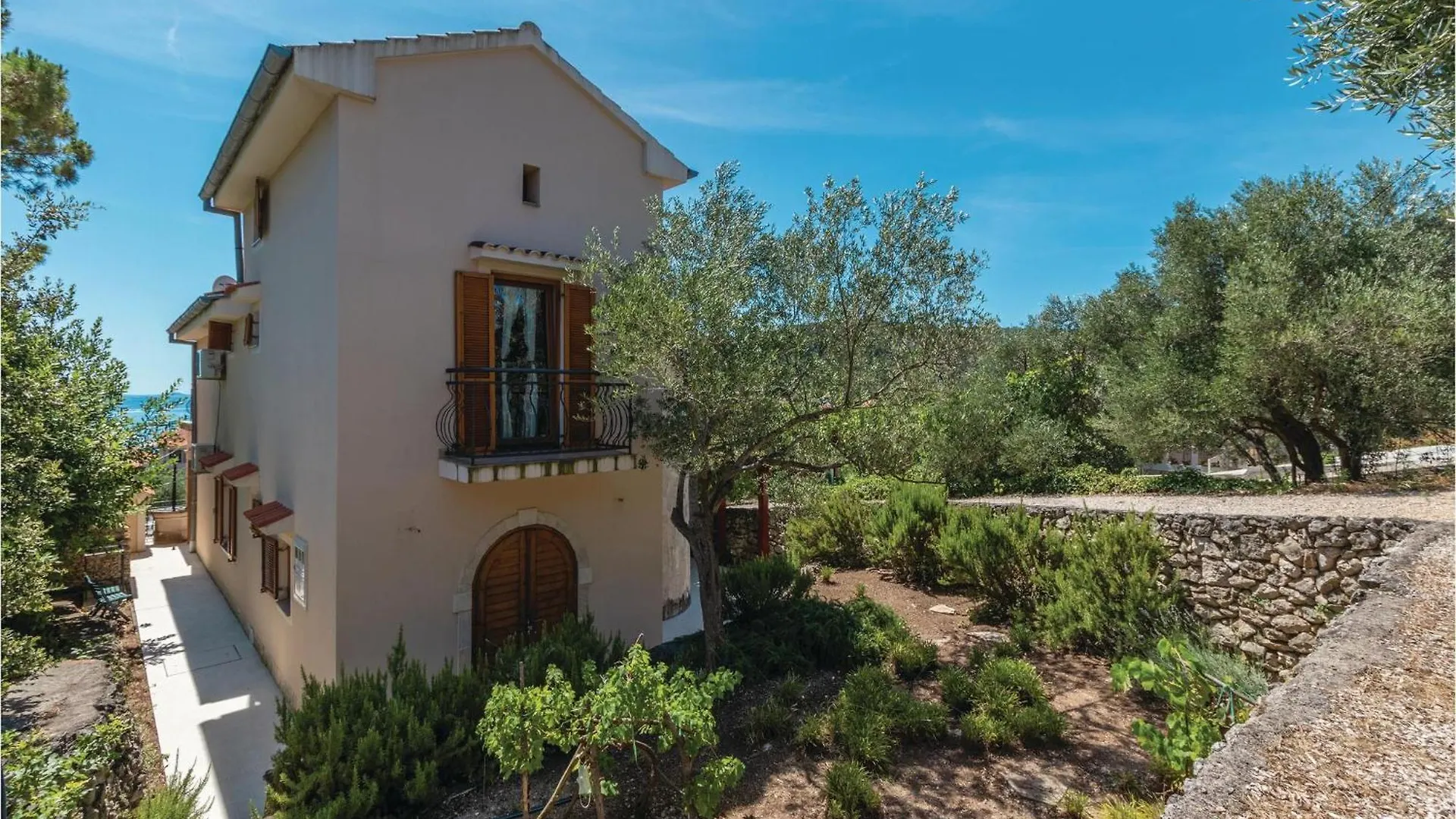 Stunning Home In Preko With Kitchen Holiday home