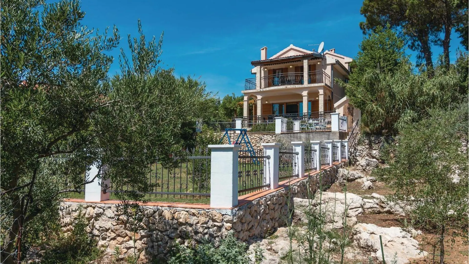 Stunning Home In Preko With Kitchen 0*,